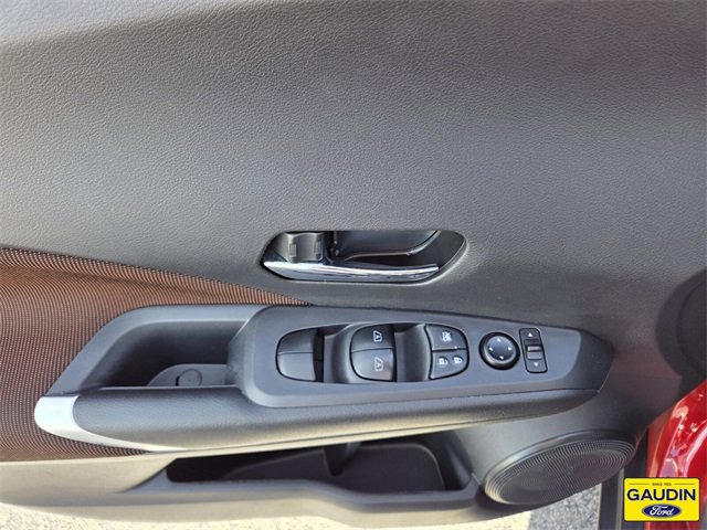 Used 2023 Nissan Kicks SR image 18