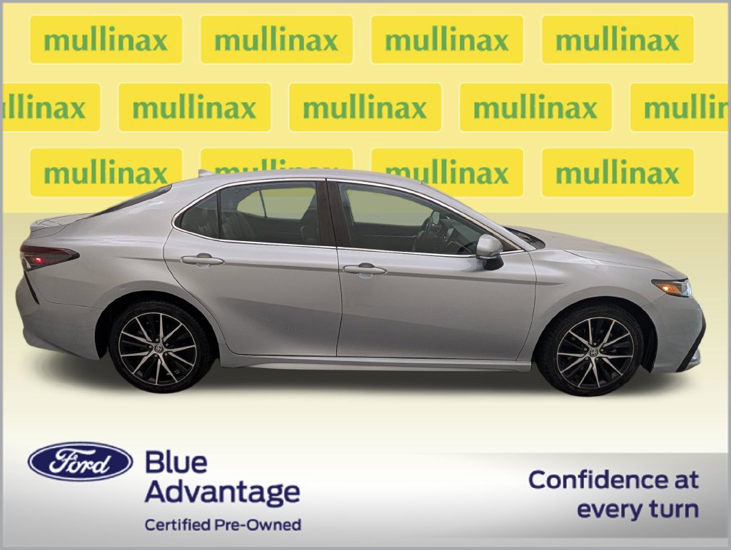 Used 2024 Toyota Camry SE FWD image 2