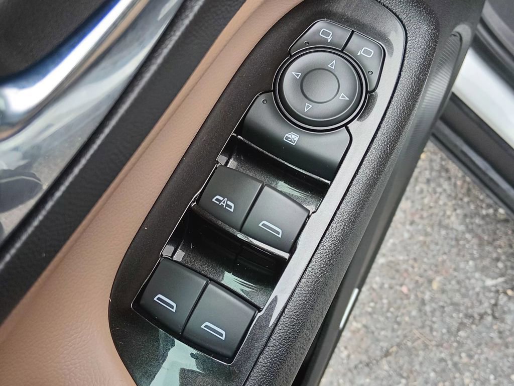 Used 2022 Chevrolet Equinox Premier image 19