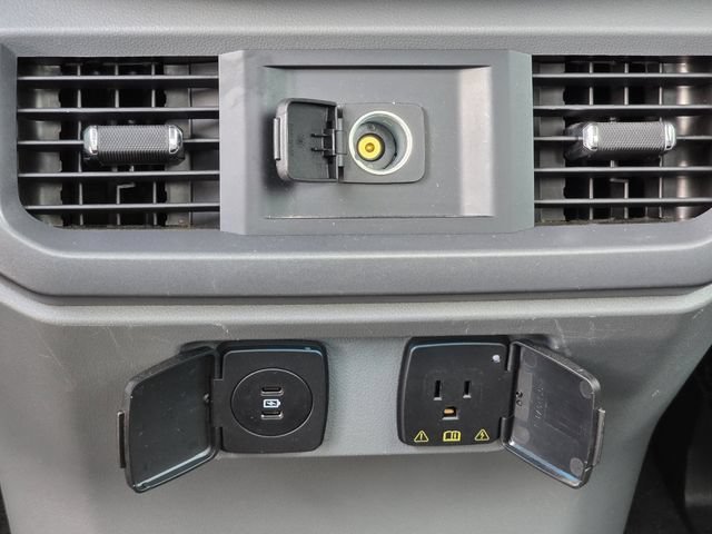 Certified 2025 Ford F150 Lariat w/ Equipment Group 501A Mid AWD/4WD image 18