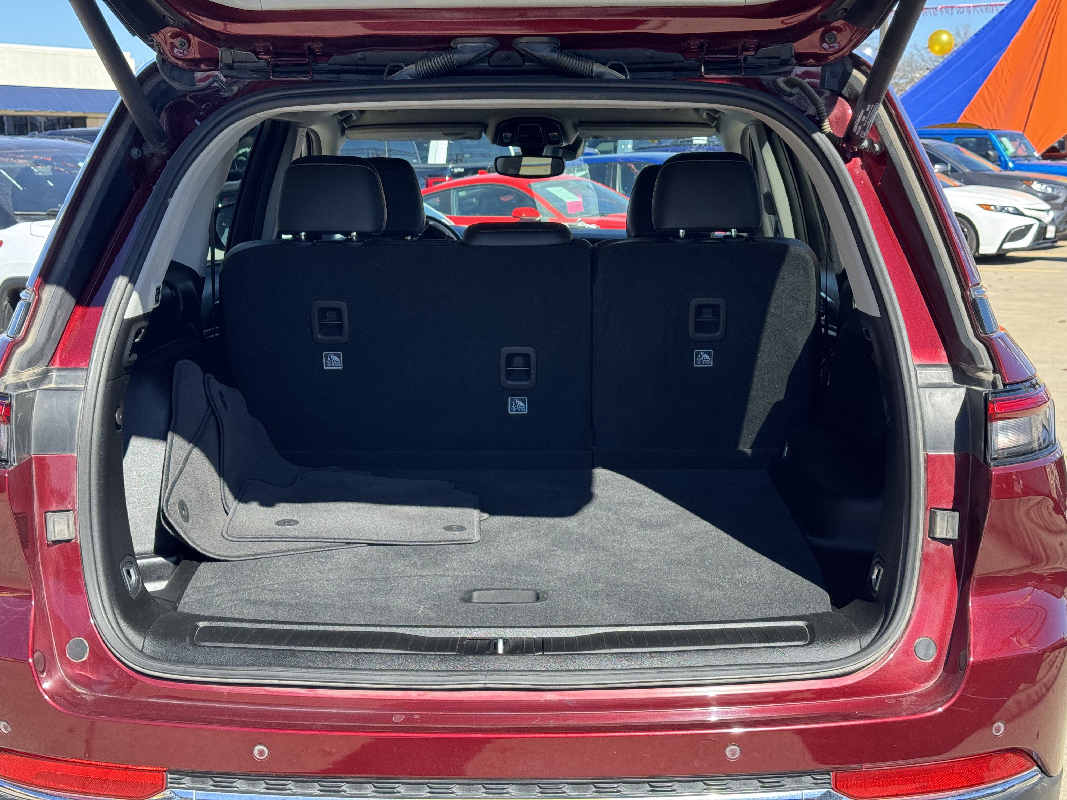 Used 2022 Jeep Grand Cherokee Limited image 11