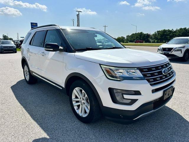 Certified 2017 Ford Explorer XLT FWD image 8
