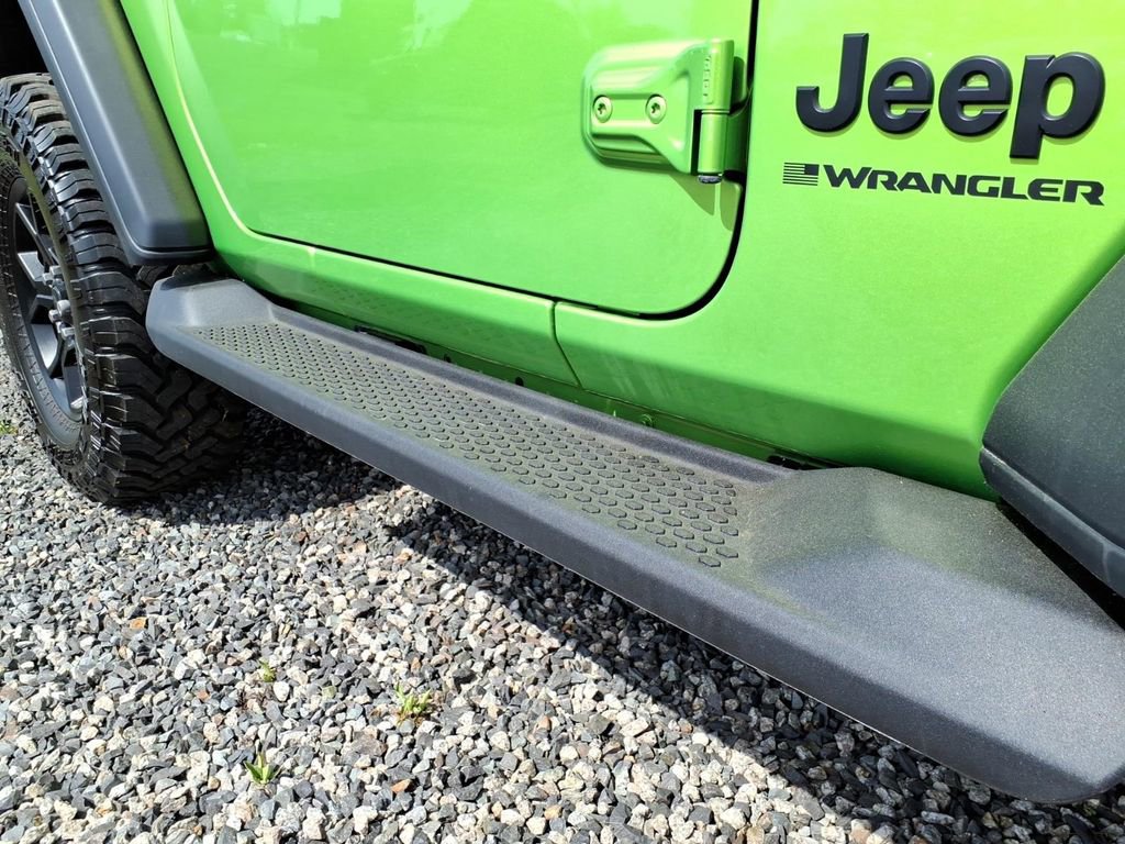 Used 2025 Jeep Wrangler Sport AWD/4WD image 10