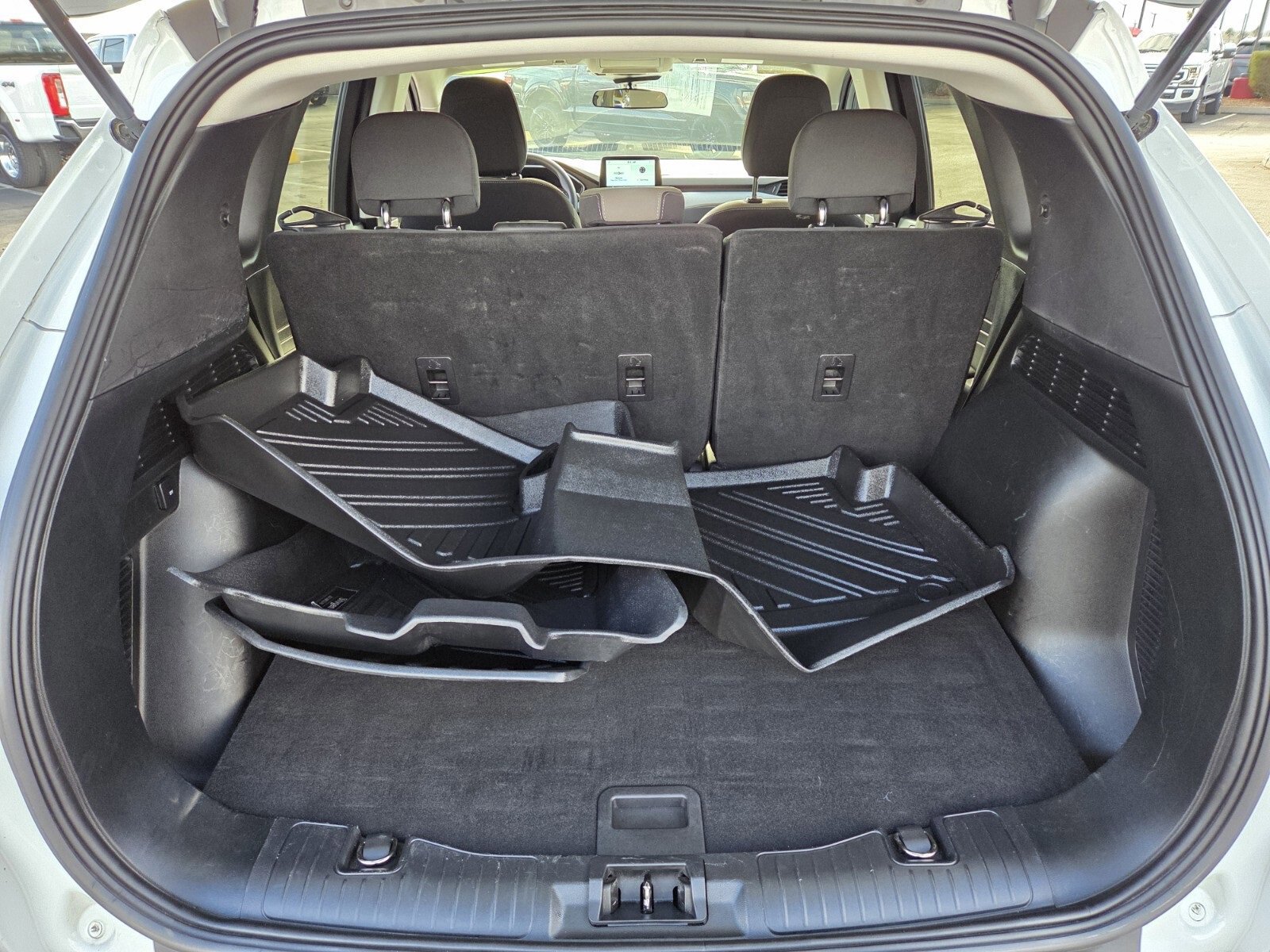 Certified 2022 Ford Escape SE w/ SE Sport Appearance Package image 13