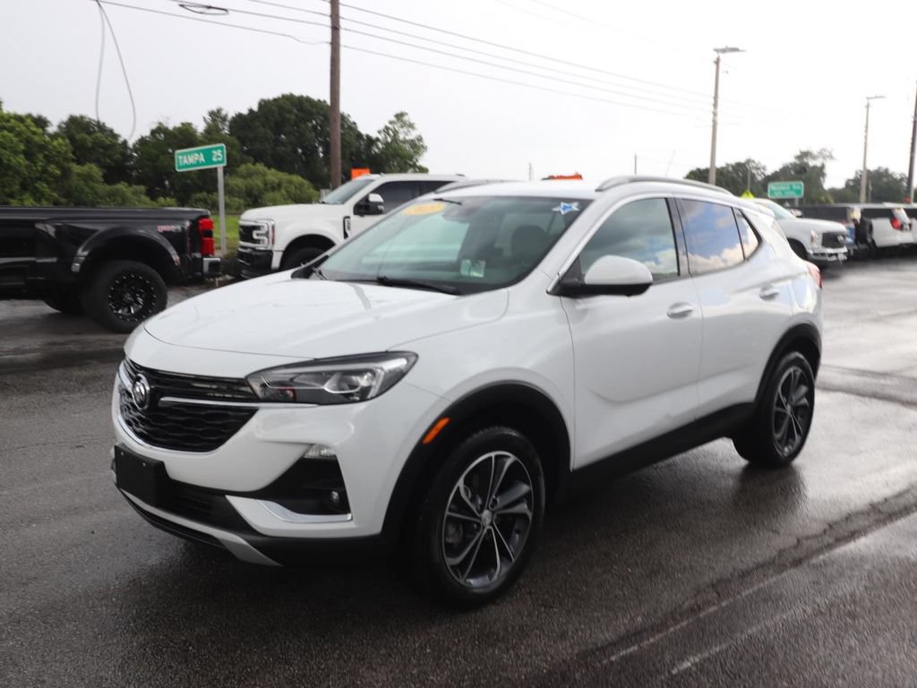 Used 2021 Buick Encore GX Essence w/ Advanced Technology Package AWD/4WD image 3