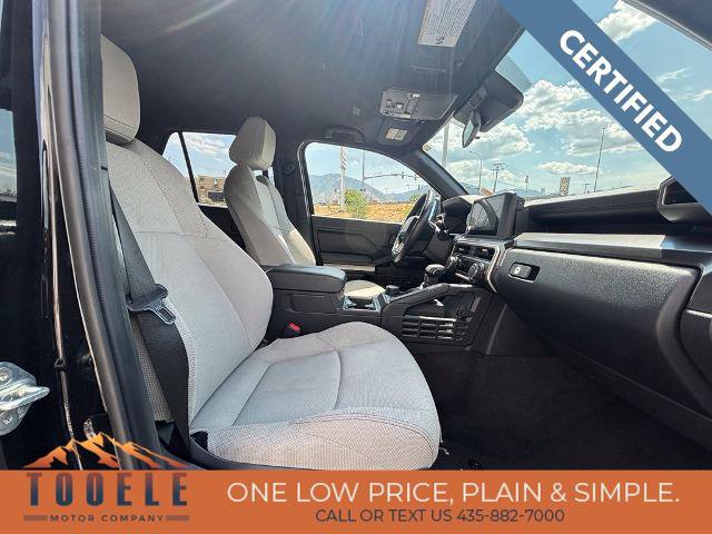 Used 2025 Toyota 4Runner SR5 AWD/4WD image 34