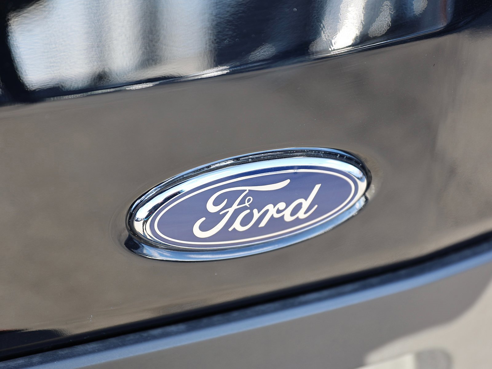 Certified 2019 Ford Transit 150 130 Low Roof image 8