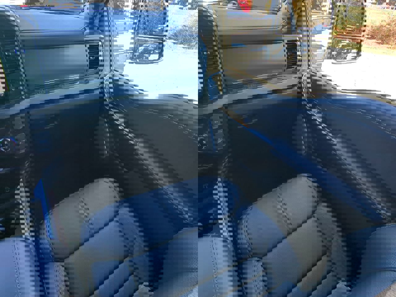 Certified 2025 Ford F450 Platinum w/ FX4 Off-Road Package image 15