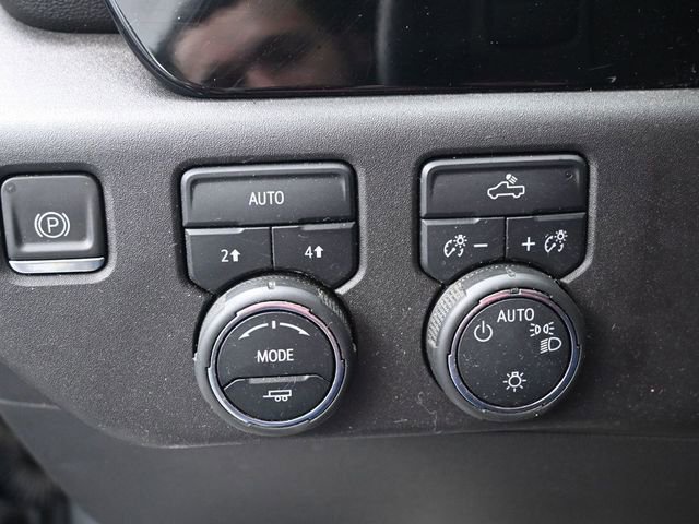 Used 2024 Chevrolet Silverado 1500 LT AWD/4WD image 8