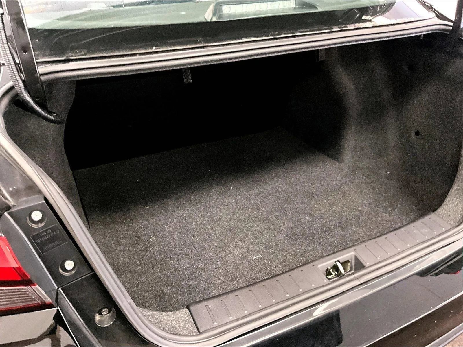 Used 2024 Nissan Versa S w/ Trunk Package image 33