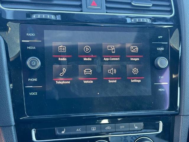 Used 2018 Volkswagen GTI SE image 16