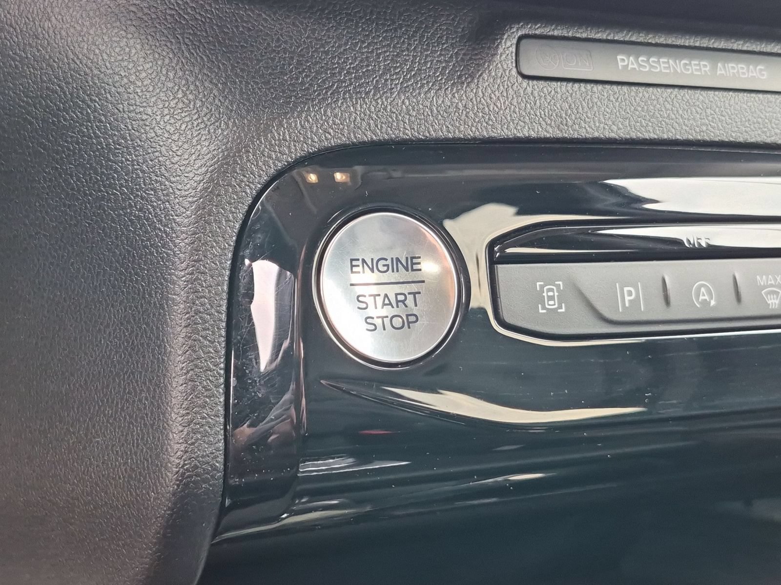 Certified 2024 Ford Escape Platinum AWD/4WD image 21