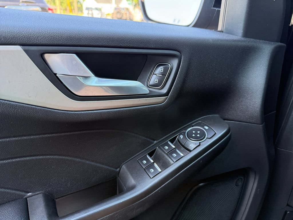 Certified 2021 Ford Escape SE w/ Cold Weather Package FWD image 18