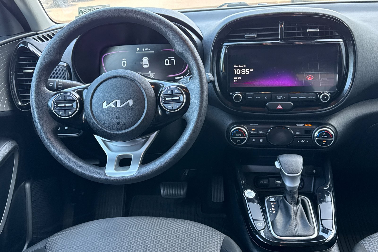 Used 2023 Kia Soul S FWD image 14
