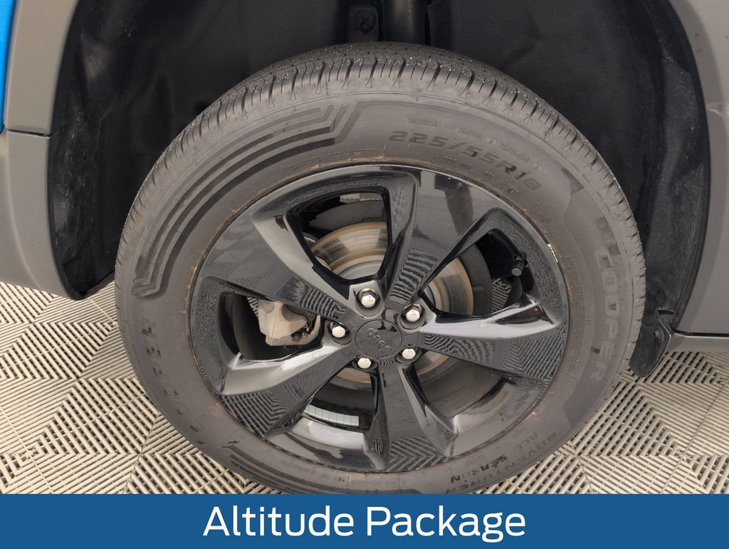 Used 2020 Jeep Cherokee Latitude Plus FWD image 19