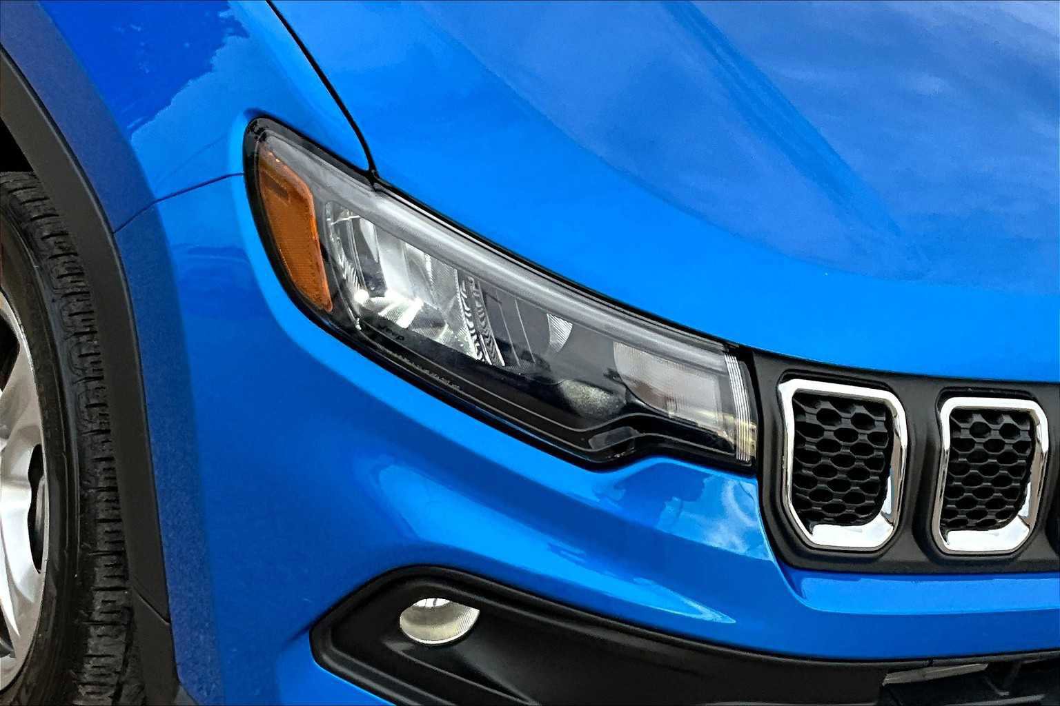 Used 2024 Jeep Compass Latitude w/ Convenience Group image 27