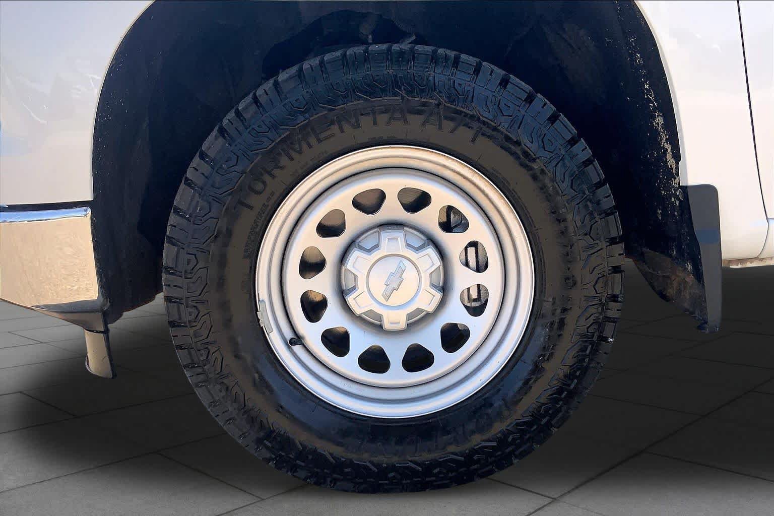 Used 2023 Chevrolet Silverado 1500 W/T w/ WT Value Package AWD/4WD image 11