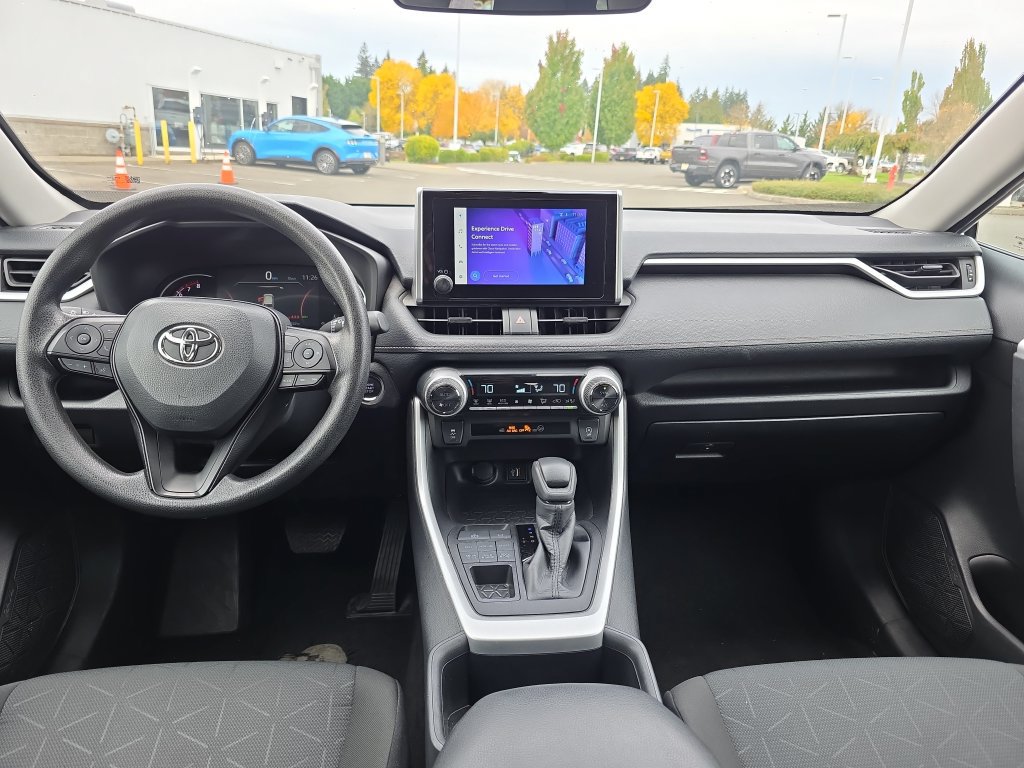 Used 2025 Toyota RAV4 XLE AWD/4WD image 6
