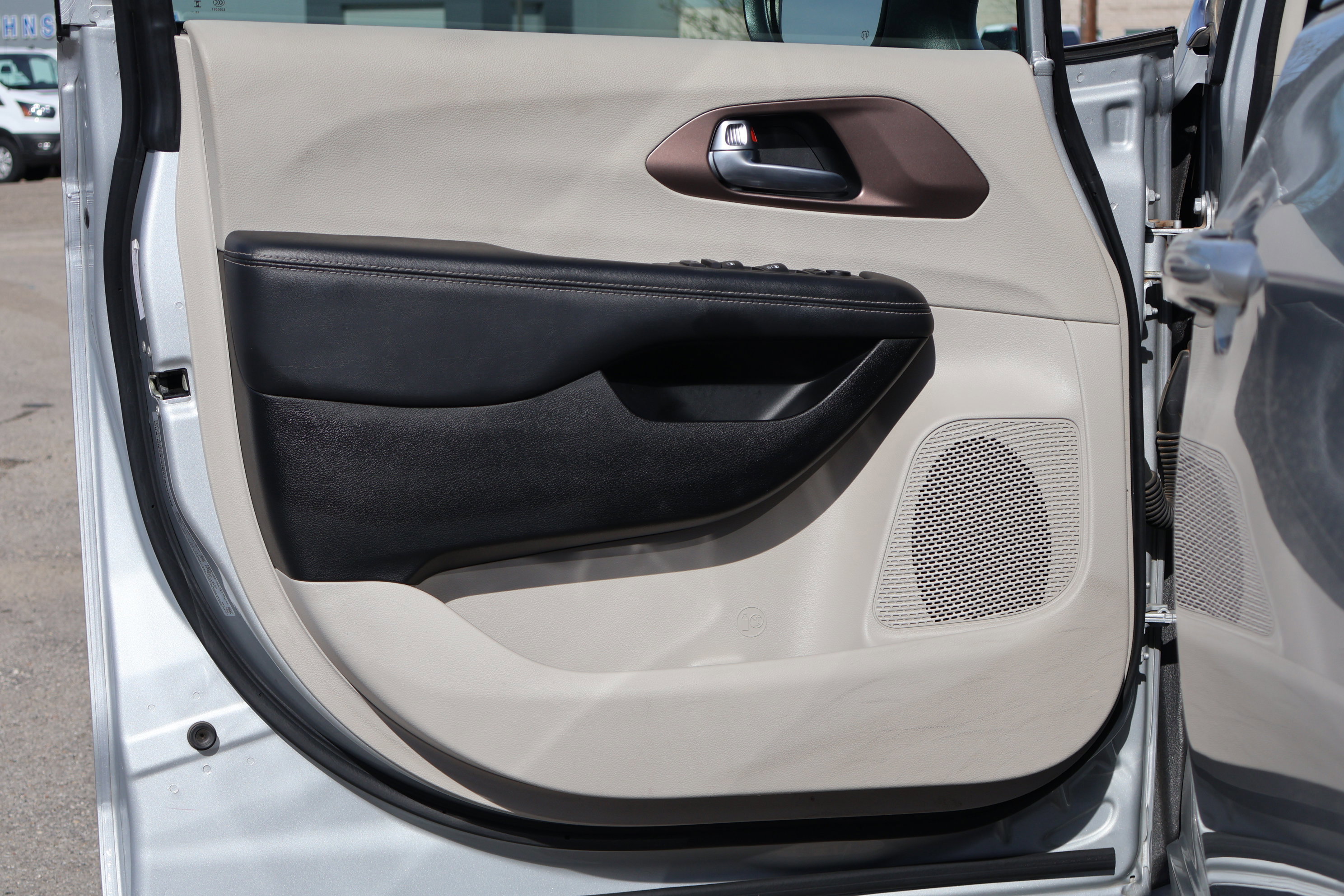 Used 2024 Chrysler Voyager LX image 13