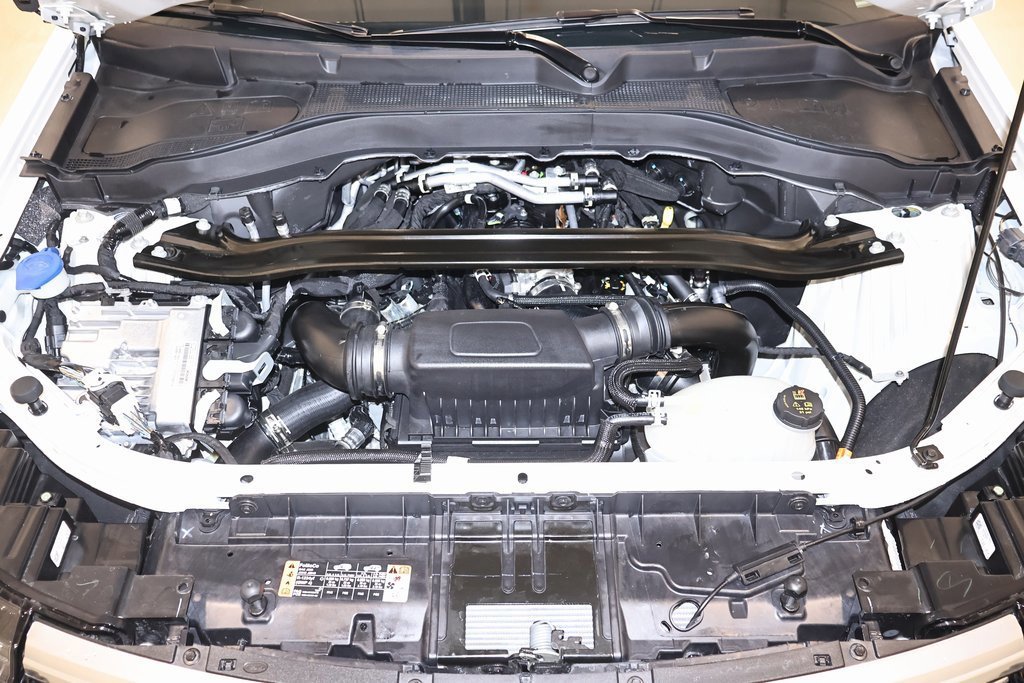 Certified 2025 Ford Explorer Platinum w/ Ultimate Package image 52