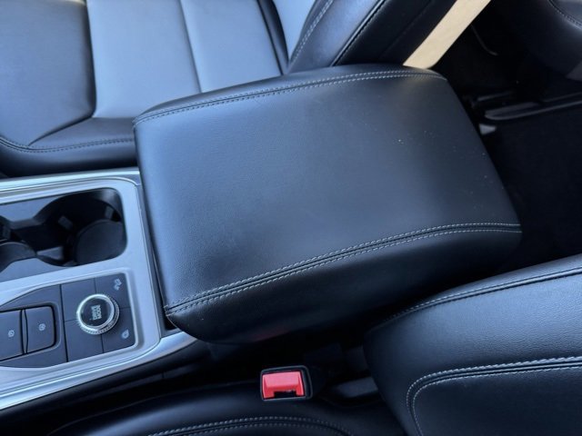 Certified 2023 Ford Explorer XLT w/ Equipment Group 202A image 25