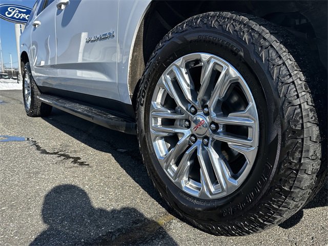 Used 2023 GMC Yukon XL SLE image 12