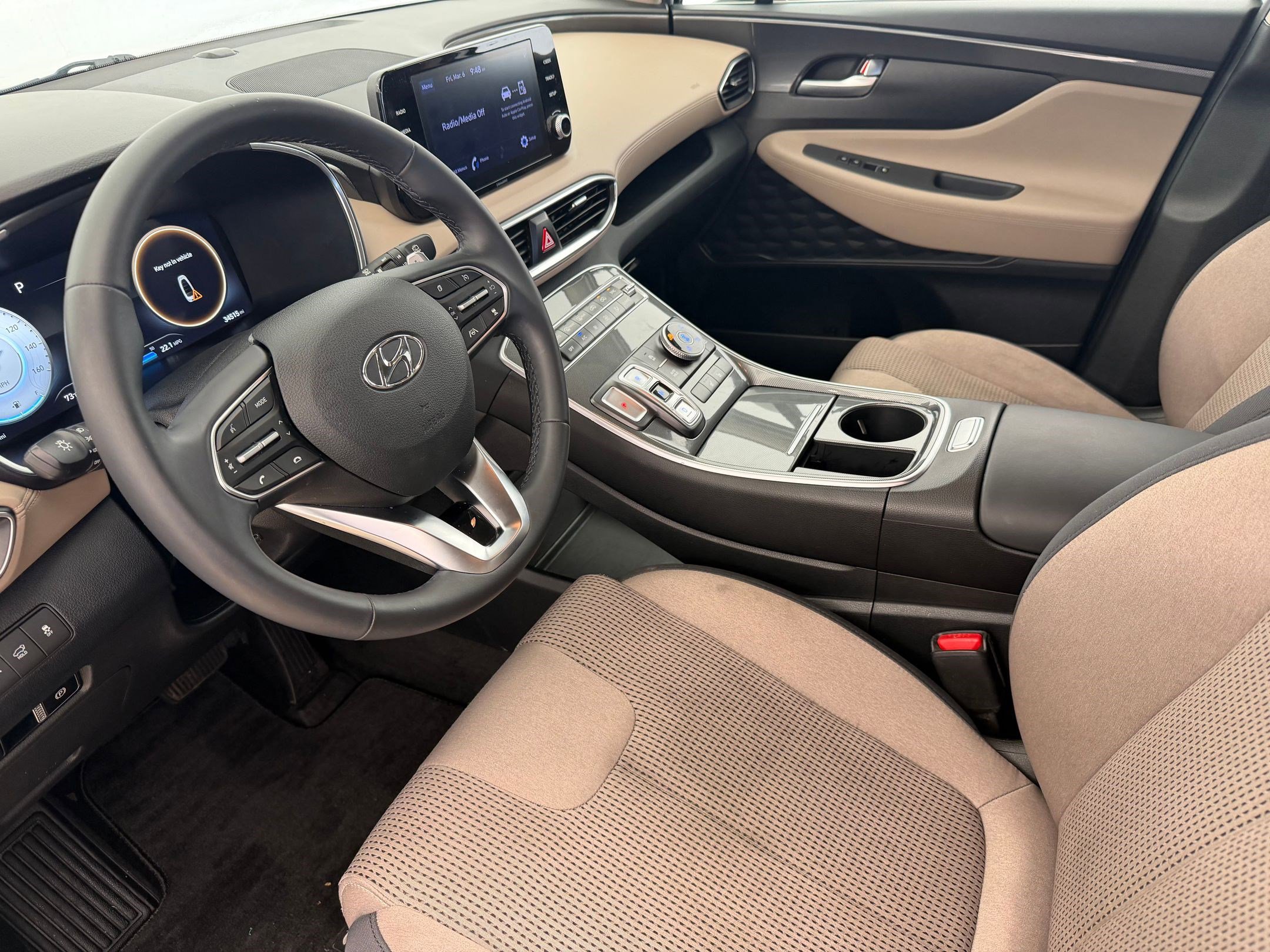 Used 2022 Hyundai Santa Fe SEL w/ Convenience Package image 4