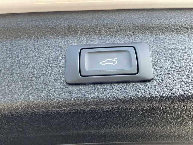 Used 2025 Audi Q3 2.0T Premium AWD/4WD image 23
