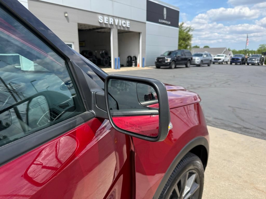 Certified 2018 Ford Explorer XLT w/ Equipment Group 202A AWD/4WD image 12