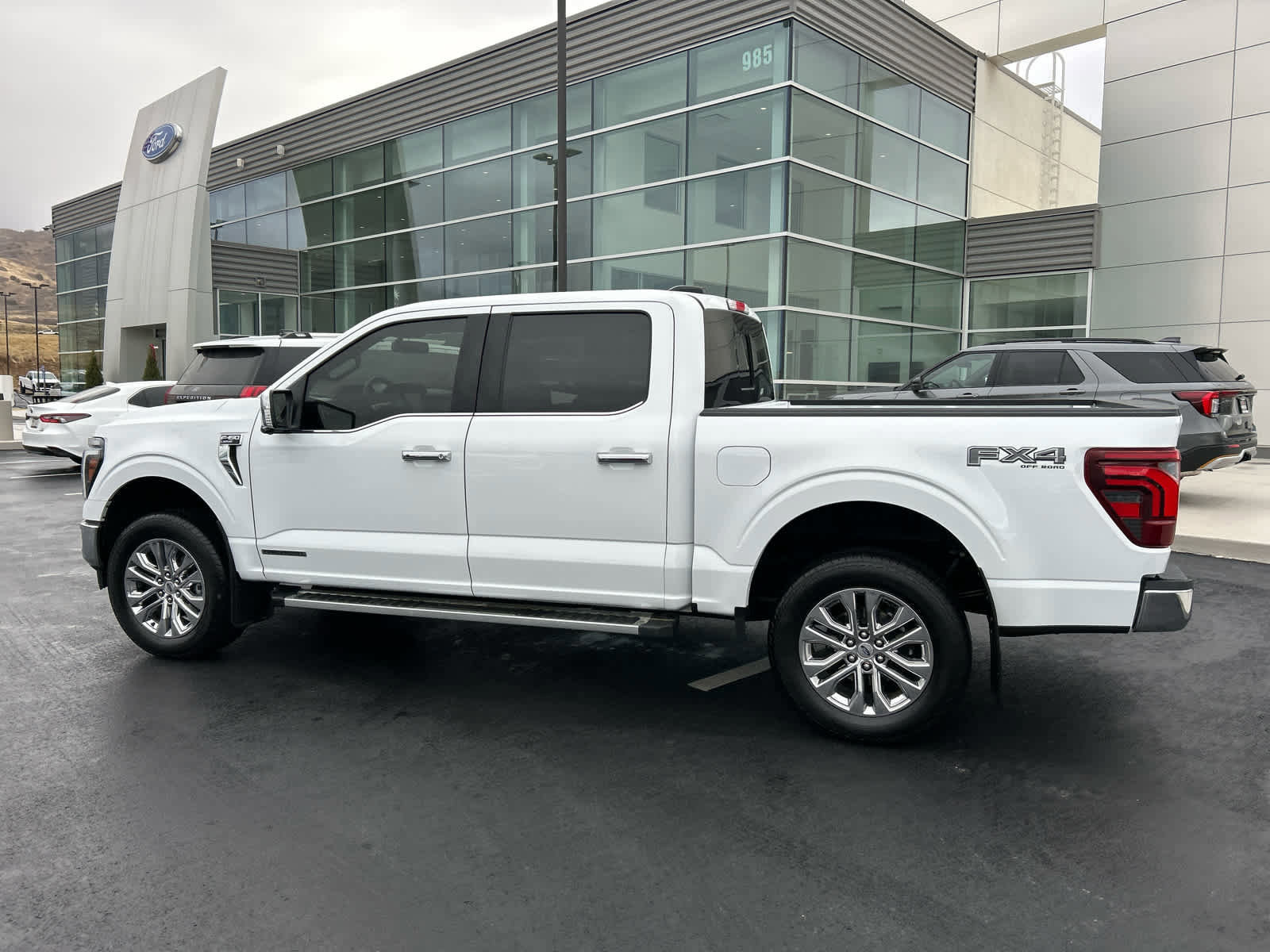 Certified 2025 Ford F150 Lariat w/ FX4 Off-Road Package image 3
