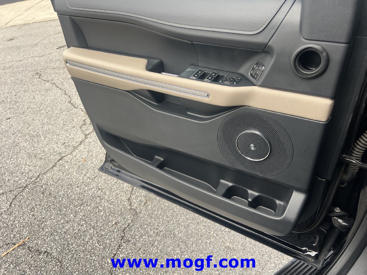 Certified 2024 Ford Expedition Limited AWD/4WD image 18