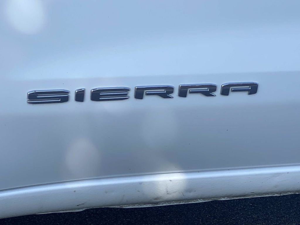 Used 2025 GMC Sierra 1500 SLT RWD image 13