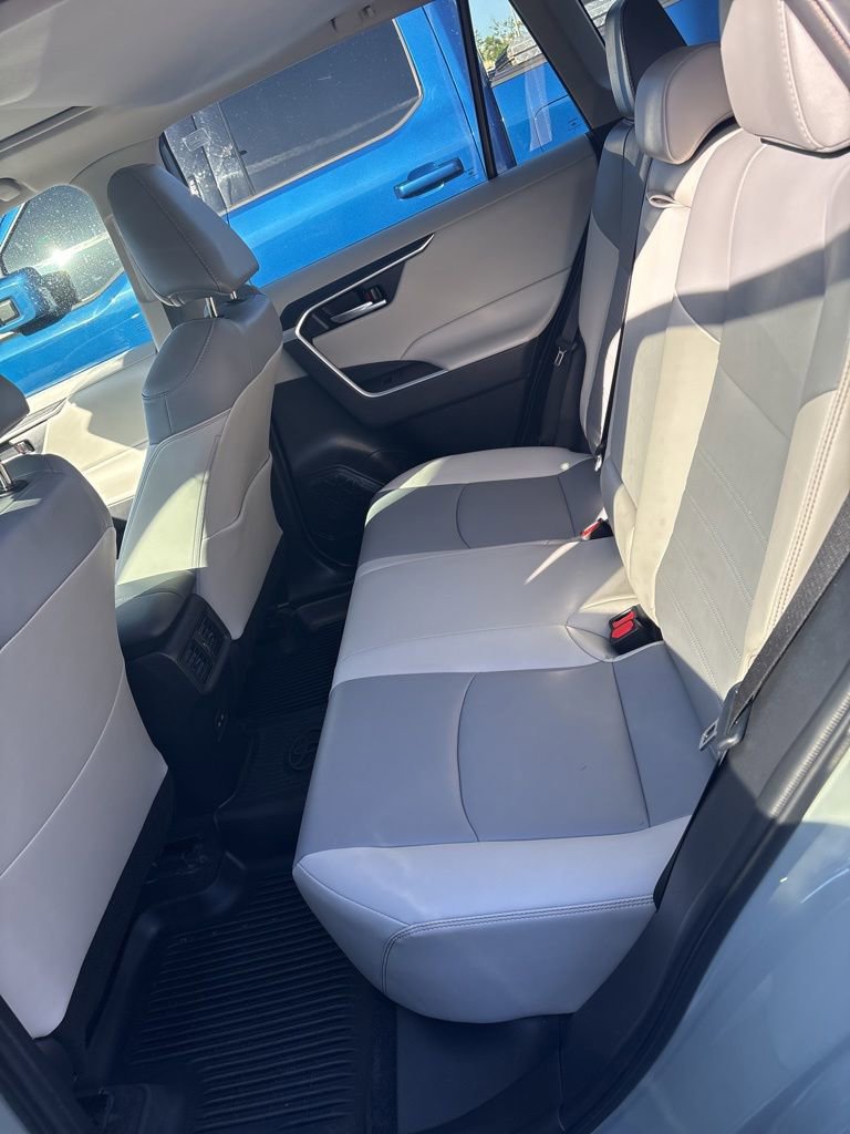 Used 2023 Toyota RAV4 XLE Premium image 8