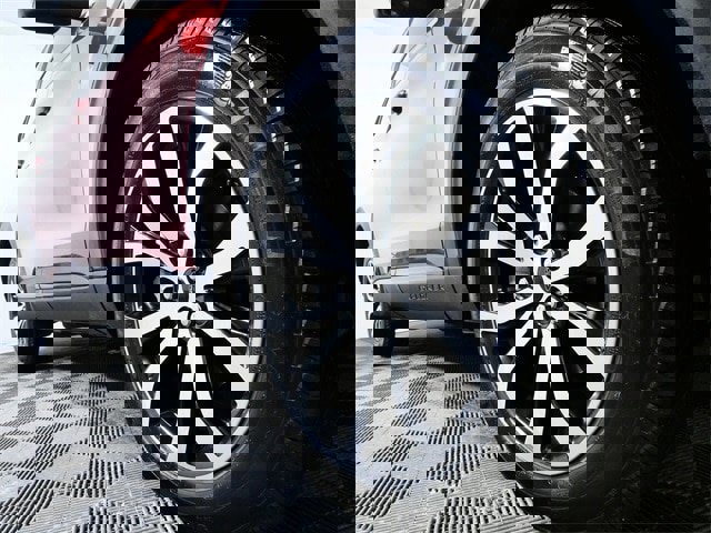 Certified 2023 Ford Explorer ST-Line w/ Class IV Trailer Tow Package image 7