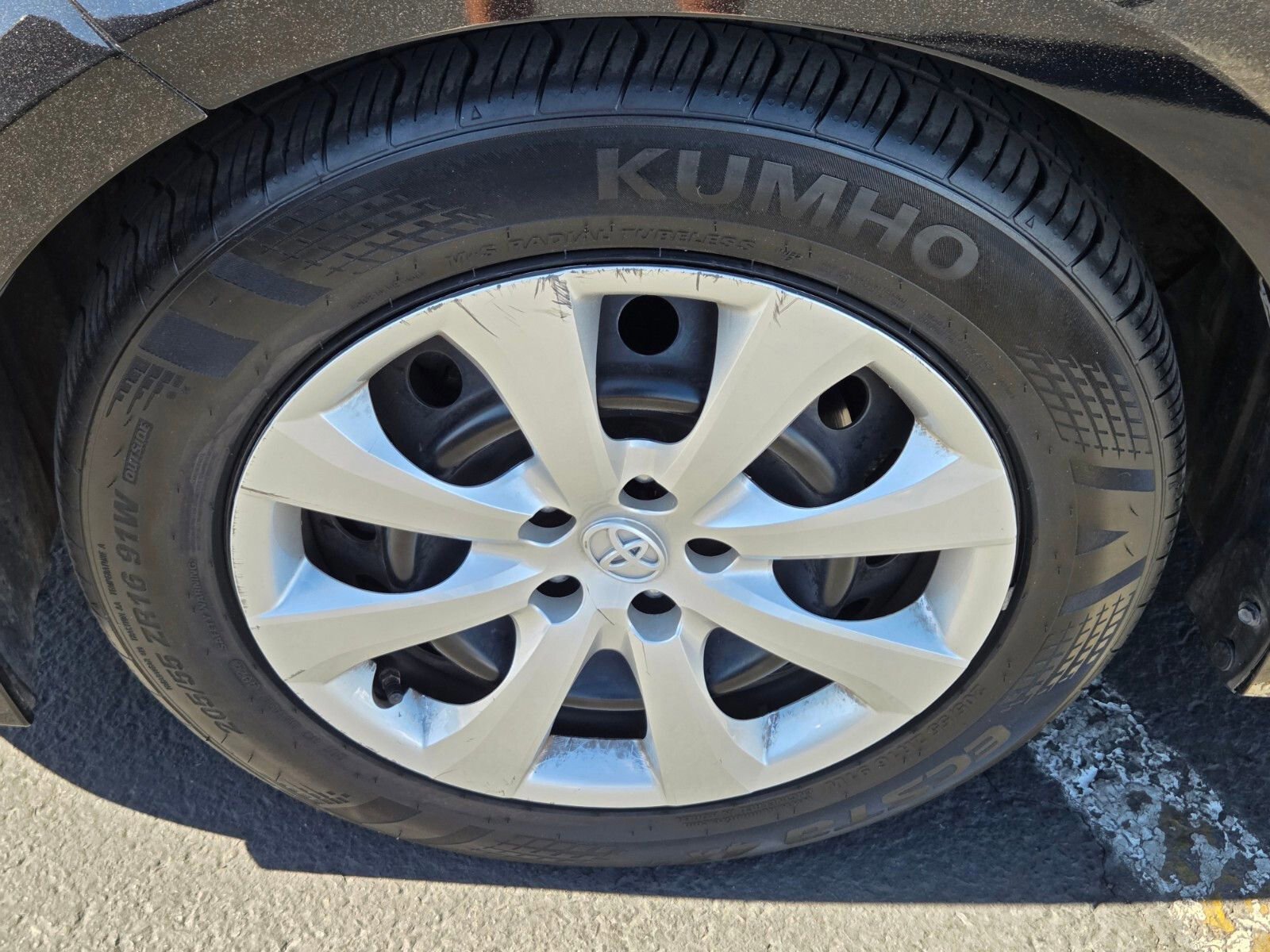 Used 2023 Toyota Corolla LE FWD image 9