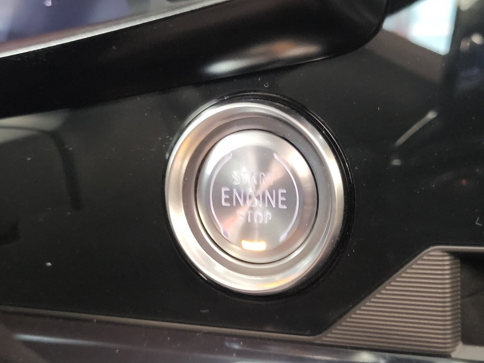 Used 2024 Chevrolet Corvette Stingray Preferred Cpe w/ Stealth Interior Trim Package image 16