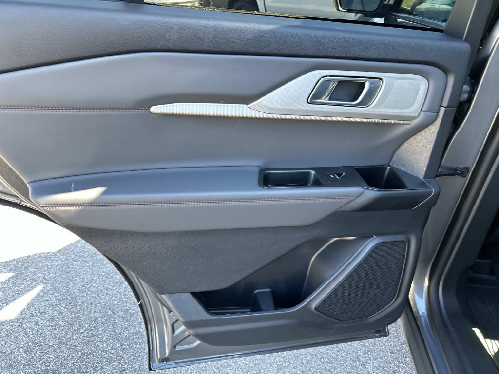 Certified 2026 Ford Explorer Active RWD image 13