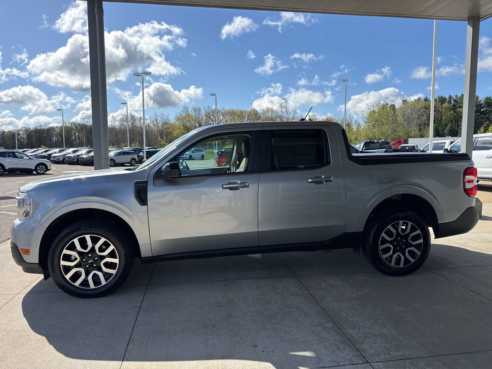 Certified 2024 Ford Maverick Lariat FWD image 4