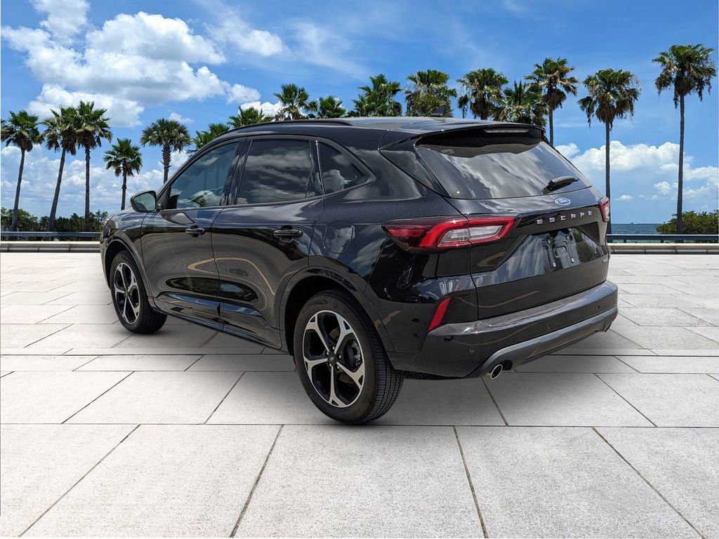 Certified 2025 Ford Escape ST-Line Elite AWD/4WD image 4