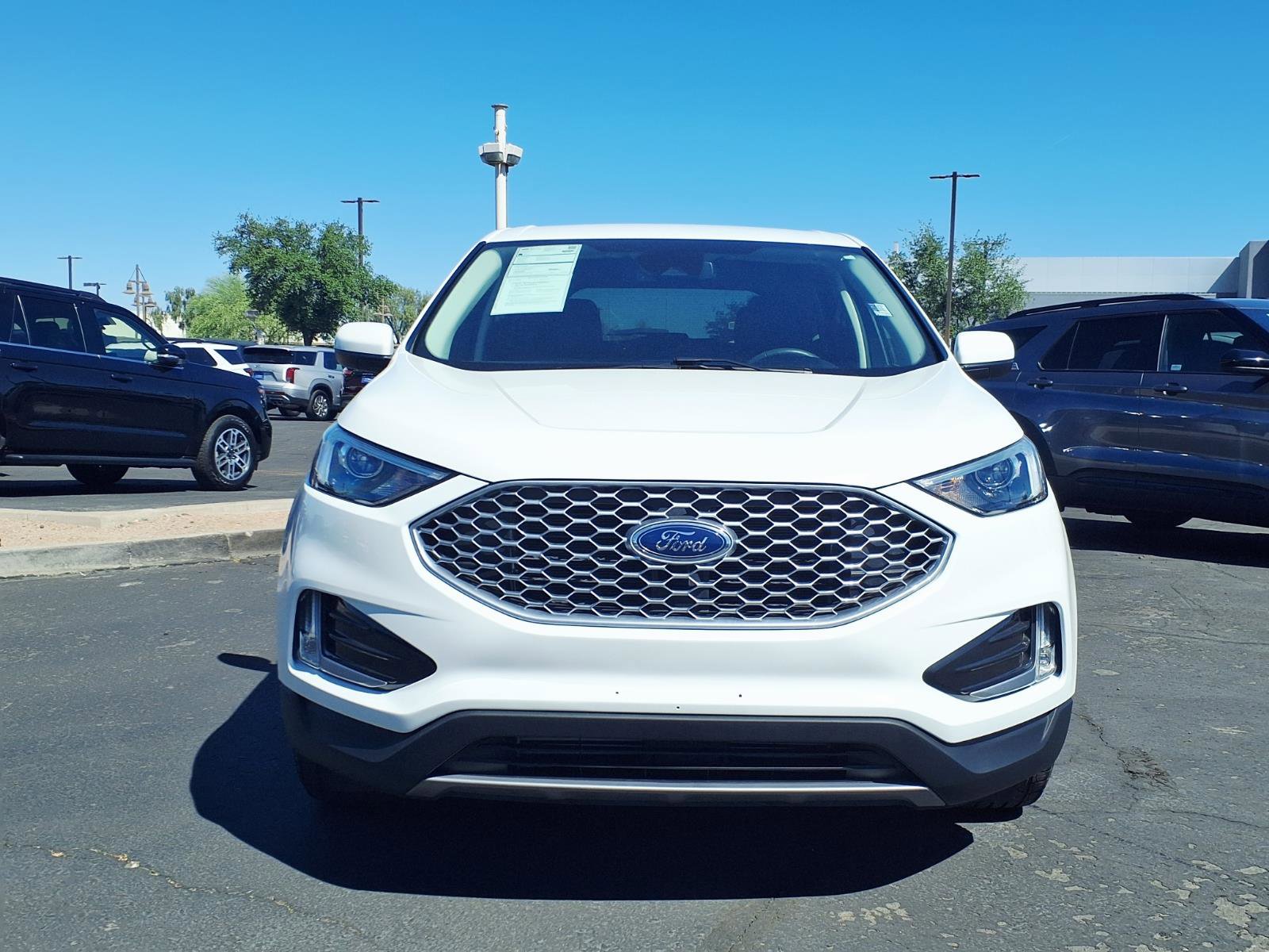 Certified 2023 Ford Edge SEL w/ Convenience Package AWD/4WD image 2