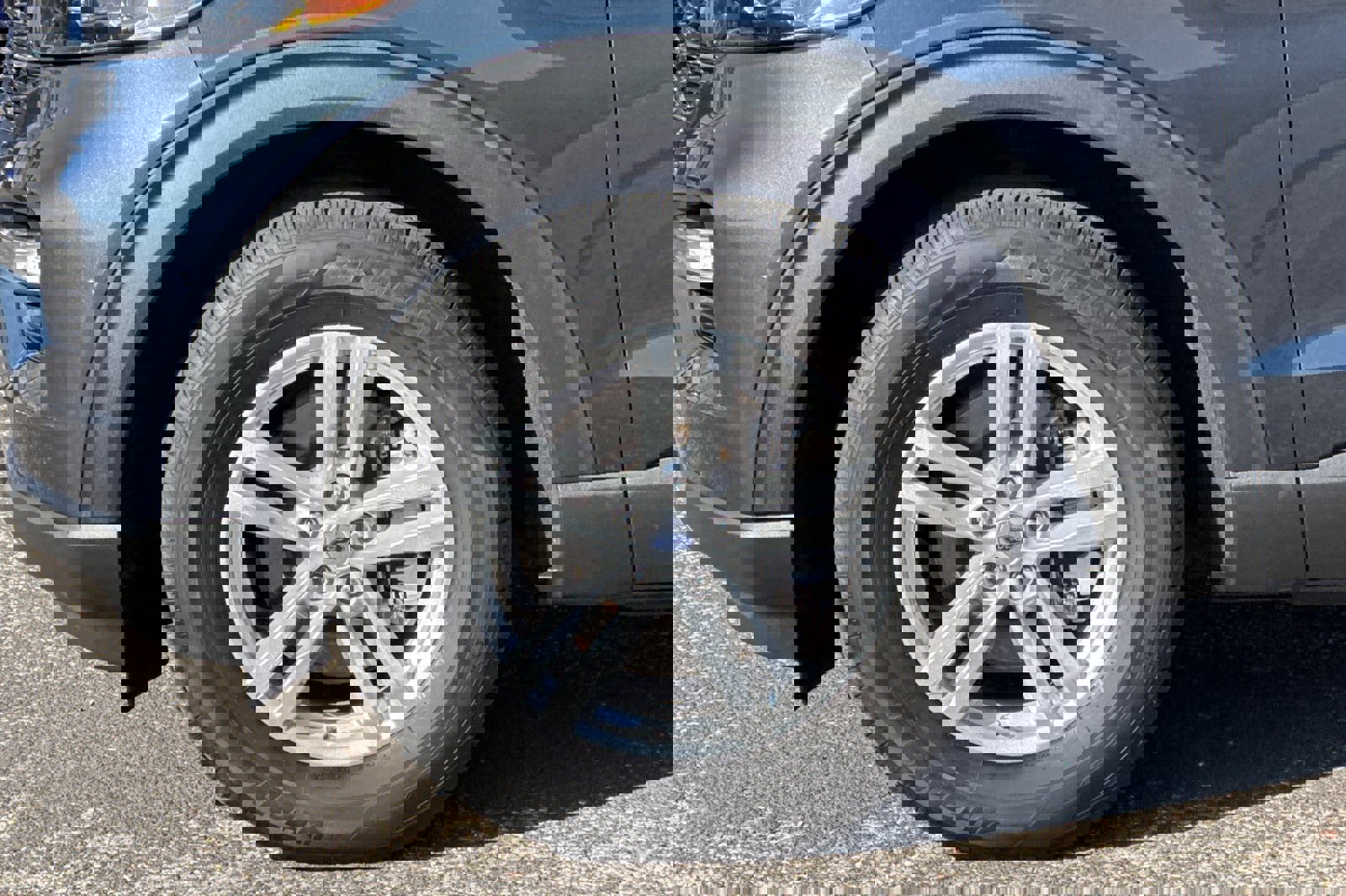 Certified 2022 Ford Explorer XLT w/ Equipment Group 202A image 27