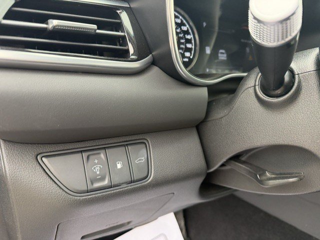 Used 2025 Genesis G70 2.5T AWD/4WD image 14