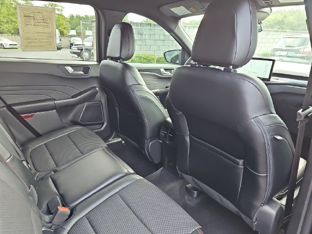 Certified 2024 Ford Escape ST-Line w/ Tech Pack #1 FWD image 11