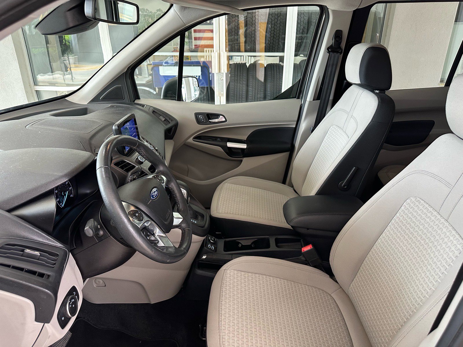 Certified 2019 Ford Transit Connect XLT FWD image 14
