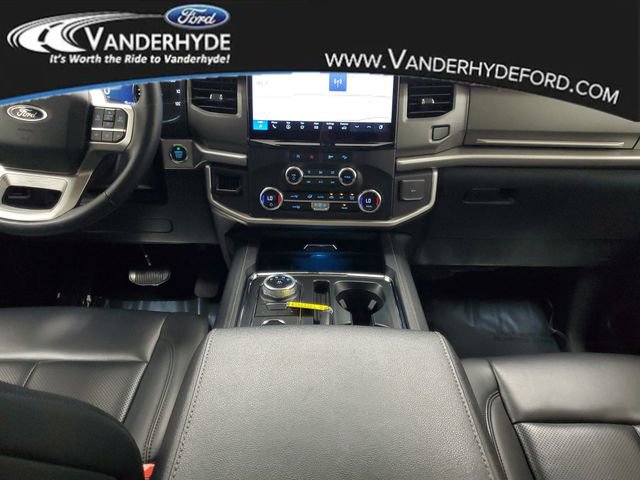 Certified 2024 Ford Expedition Max XLT image 16