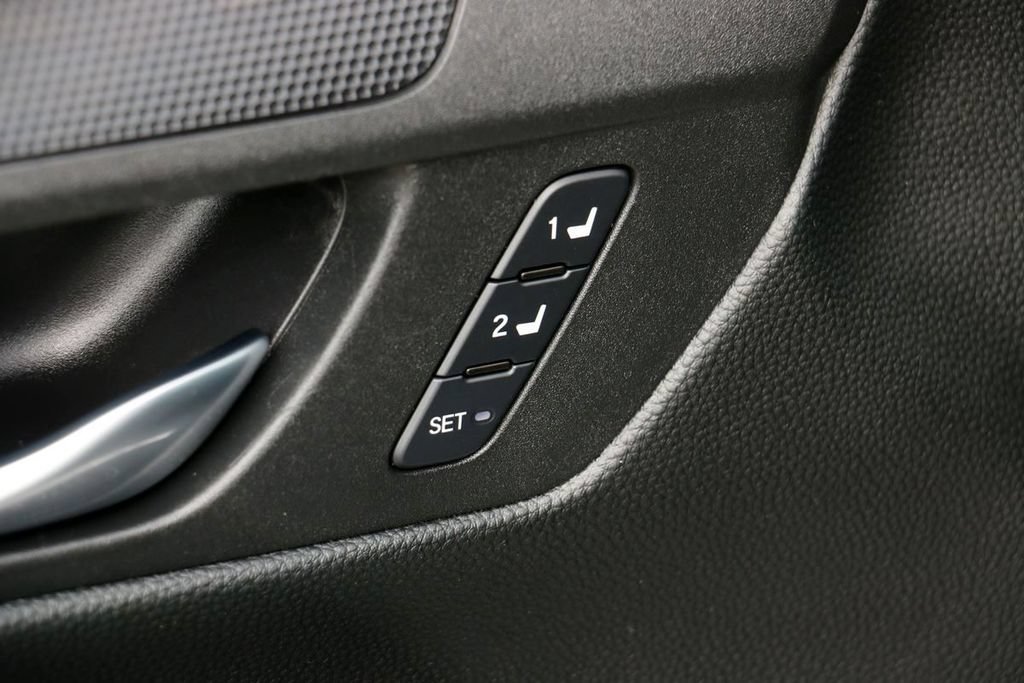 Used 2025 Honda CR-V Sport-L image 14