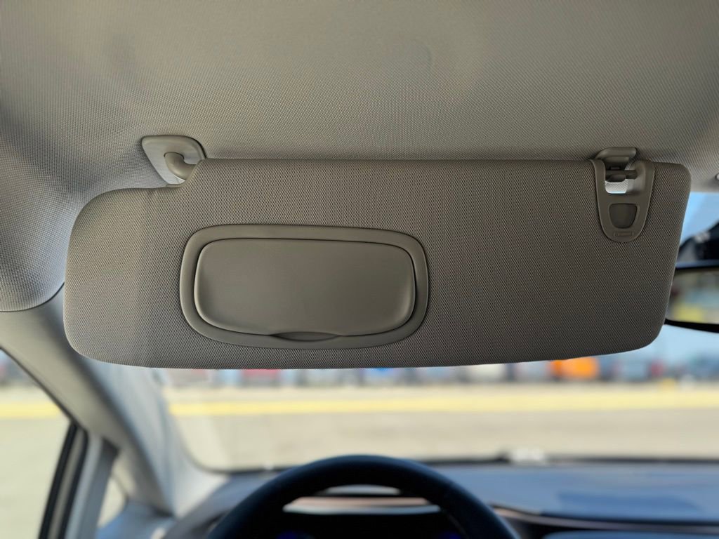 Used 2023 Chrysler Voyager LX FWD image 21