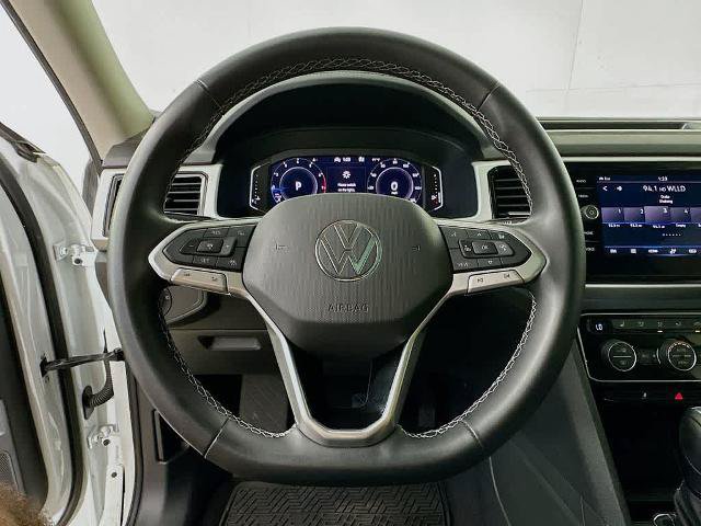 Used 2022 Volkswagen Atlas SEL AWD/4WD image 16