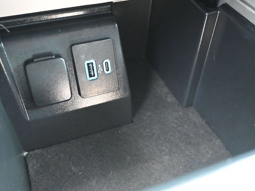 Certified 2023 Ford Explorer XLT image 45