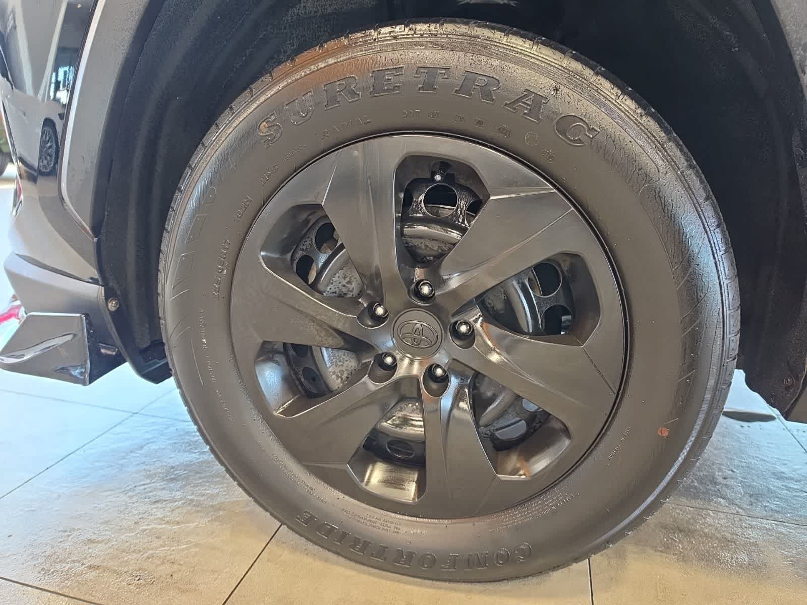 Used 2020 Toyota RAV4 LE w/ All Weather Liner Package AWD/4WD image 18